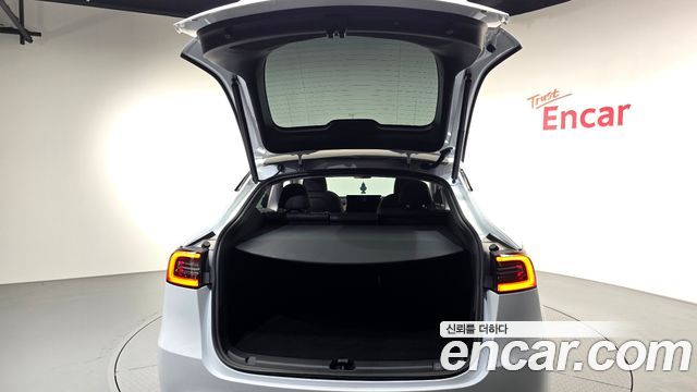 Tesla Model Y RWD 2024 — фото 16