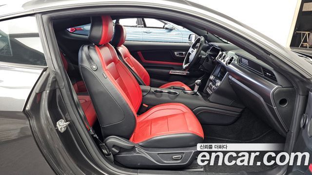 Ford Mustang Coupe 2019 — фото 11
