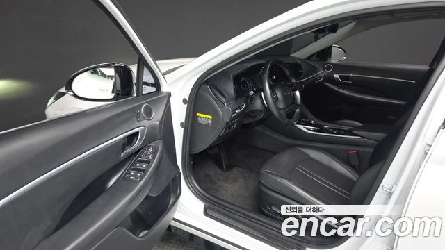 Hyundai Sonata (DN8) 2.0 Premium Family 2020 — фото 10