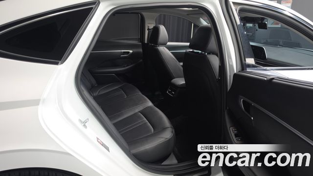 Hyundai Sonata (DN8) 2.0 Premium Family 2020 — фото 11