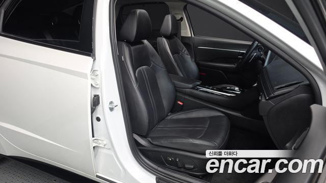 Hyundai Sonata (DN8) 2.0 Premium Family 2020 — фото 12