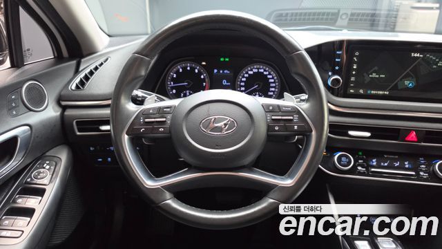Hyundai Sonata (DN8) 2.0 Premium Family 2020 — фото 13