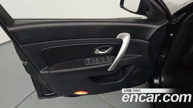 Renault Korea SM5 Platinum Diesel D Special 2014 — фото 24