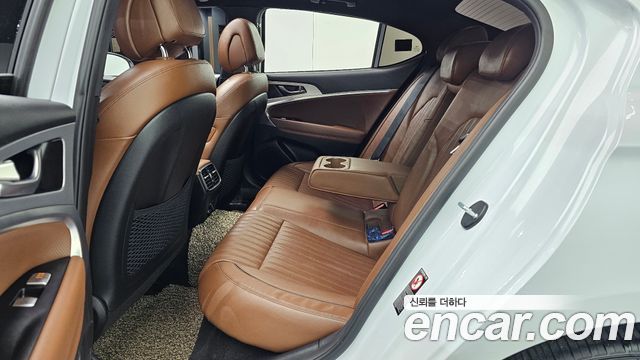 Genesis G70 2.0T AWD Supreme 2018 — фото 12