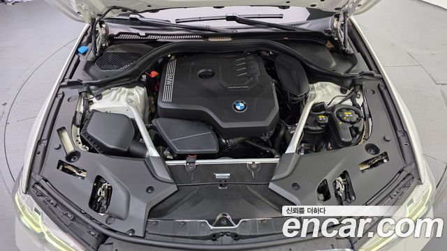 BMW 5 Series (G30) 520i M Sport 2023 — фото 6