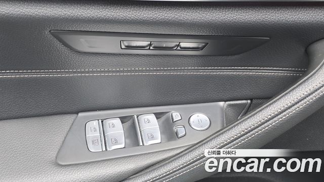 BMW 5 Series (G30) 520i M Sport 2023 — фото 14