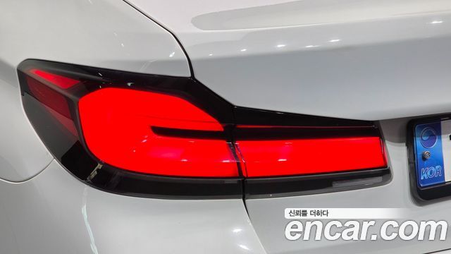BMW 5 Series (G30) 520i M Sport 2023 — фото 23