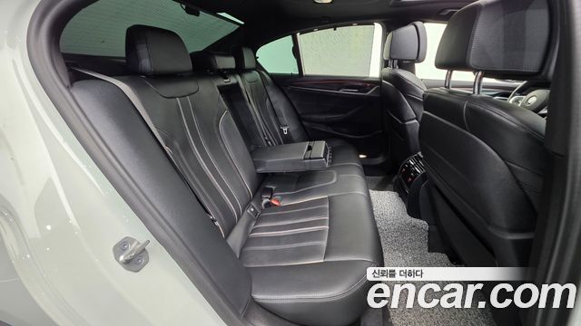 BMW 5 Series (G30) 520i M Sport 2023 — фото 32