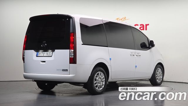 Hyundai Staria Cargo 3-Seater Modern 2023 — фото 2