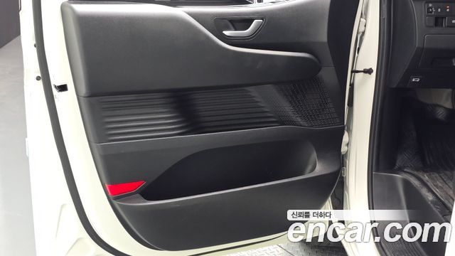 Hyundai Staria Cargo 3-Seater Modern 2023 — фото 24