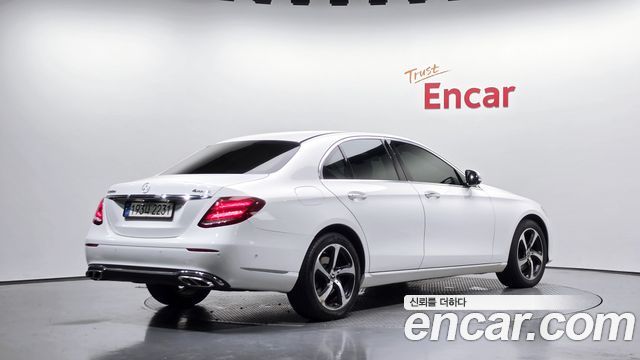 Mercedes-Benz E-Class (W213) E220d Avantgarde 2018 — фото 2
