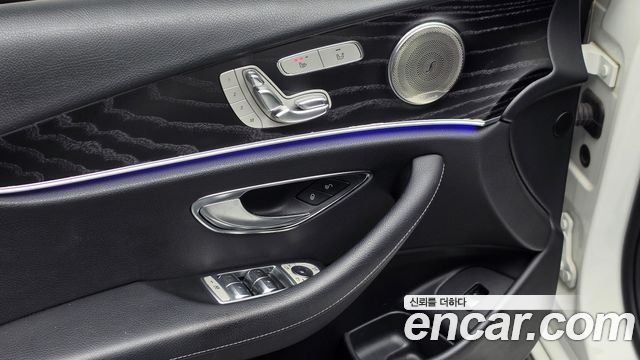 Mercedes-Benz E-Class (W213) E220d Avantgarde 2018 — фото 20
