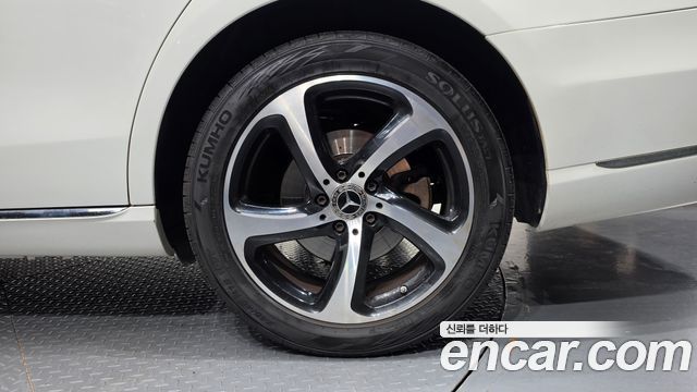 Mercedes-Benz E-Class (W213) E220d Avantgarde 2018 — фото 21
