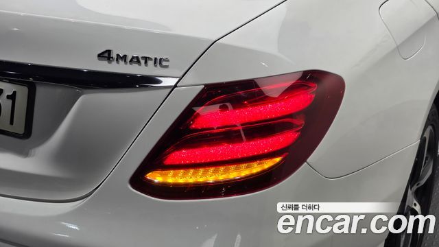 Mercedes-Benz E-Class (W213) E220d Avantgarde 2018 — фото 23
