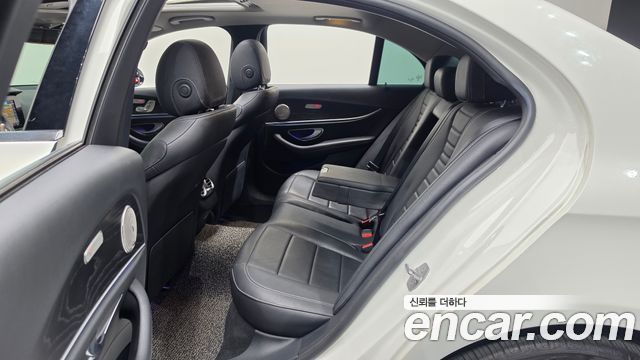 Mercedes-Benz E-Class (W213) E220d Avantgarde 2018 — фото 26