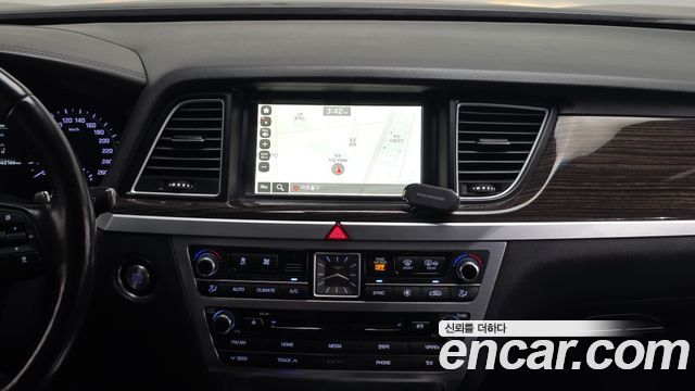 Genesis G80 2.2D Luxury 2018 — фото 14