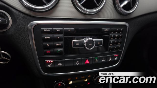 Mercedes-Benz GLA-Class (X156) GLA200 CDI 4MATIC 2015 — фото 16