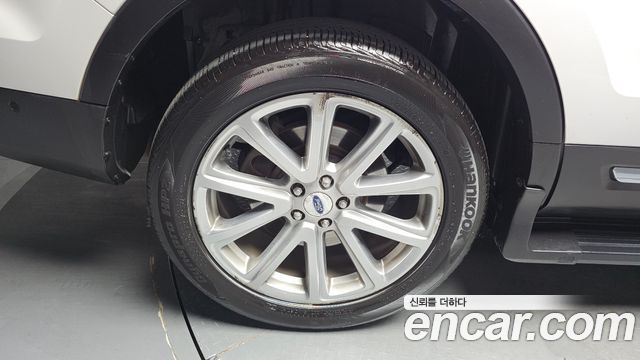 Ford Explorer 2.3 Limited 4WD 5th 2017 — фото 5
