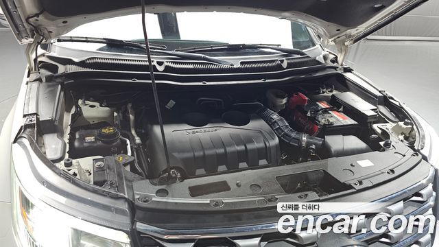 Ford Explorer 2.3 Limited 4WD 5th 2017 — фото 6