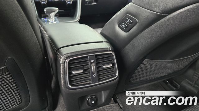 Genesis G70 2.0T Elite 2019 — фото 31