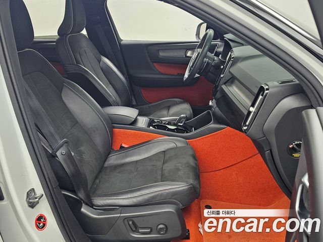 Volvo XC40 T4 R-Design 2019 — фото 15