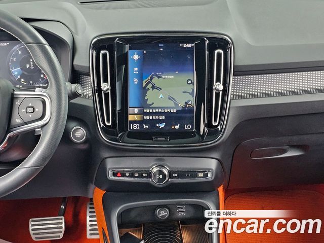 Volvo XC40 T4 R-Design 2019 — фото 19