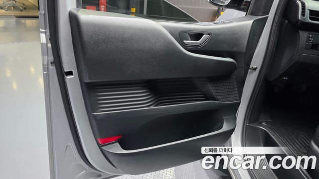 Hyundai Staria L3.5 Cargo 5-Seater Modern 2022 — фото 24