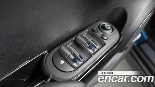 MINI Cooper D 5Door HIGH 3rd 2015 — фото 19