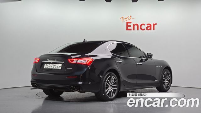 Maserati Ghibli 3.0 GranLusso 3rd 2019 — фото 2