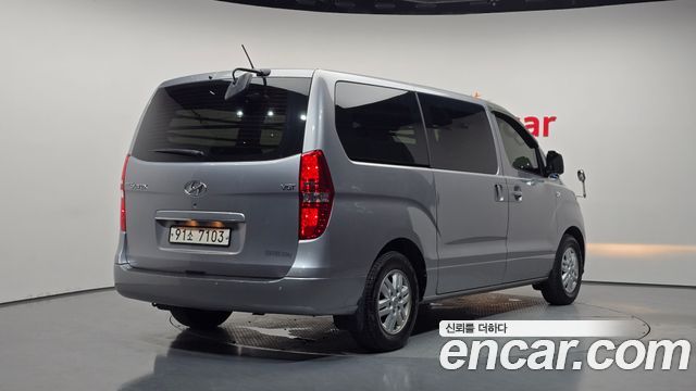 Hyundai Grand Starex Van 3-Seater Smart 2021 — фото 2