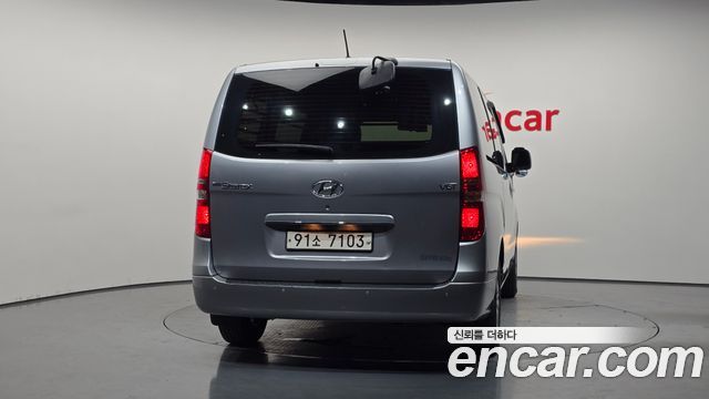 Hyundai Grand Starex Van 3-Seater Smart 2021 — фото 4