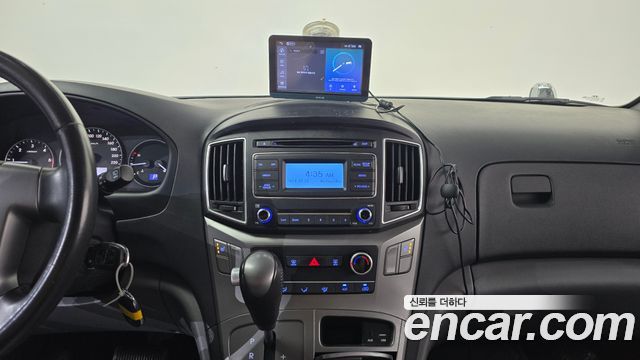 Hyundai Grand Starex Van 3-Seater Smart 2021 — фото 13