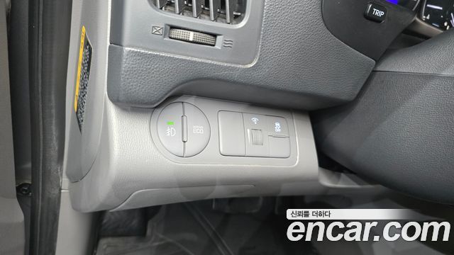 Hyundai Grand Starex Van 3-Seater Smart 2021 — фото 16