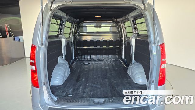 Hyundai Grand Starex Van 3-Seater Smart 2021 — фото 20