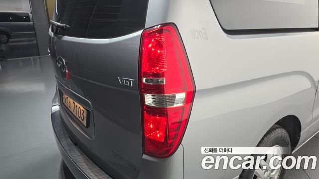 Hyundai Grand Starex Van 3-Seater Smart 2021 — фото 23
