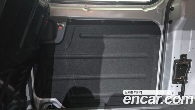 Hyundai Grand Starex Van 3-Seater Smart 2021 — фото 25