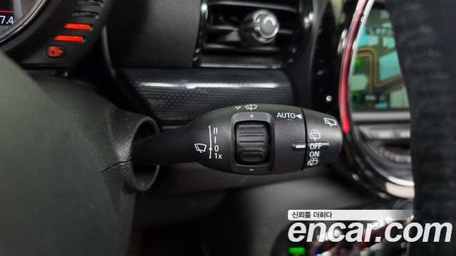MINI Cooper D Clubman High 2nd 2018 — фото 15