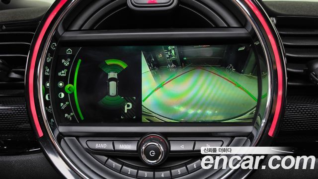 MINI Cooper D Clubman High 2nd 2018 — фото 17