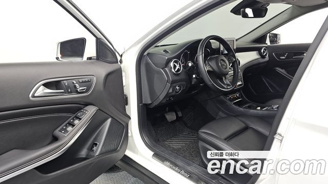 Mercedes-Benz GLA-Class (X156) GLA220 Premium 2019 — фото 10
