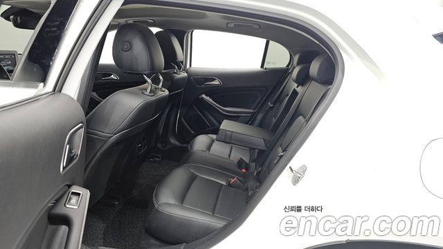 Mercedes-Benz GLA-Class (X156) GLA220 Premium 2019 — фото 12