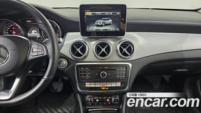Mercedes-Benz GLA-Class (X156) GLA220 Premium 2019 — фото 13