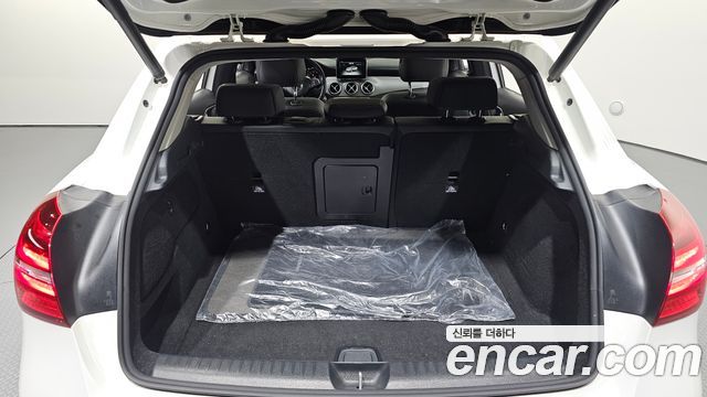 Mercedes-Benz GLA-Class (X156) GLA220 Premium 2019 — фото 17