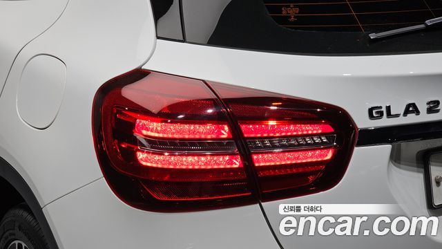 Mercedes-Benz GLA-Class (X156) GLA220 Premium 2019 — фото 23