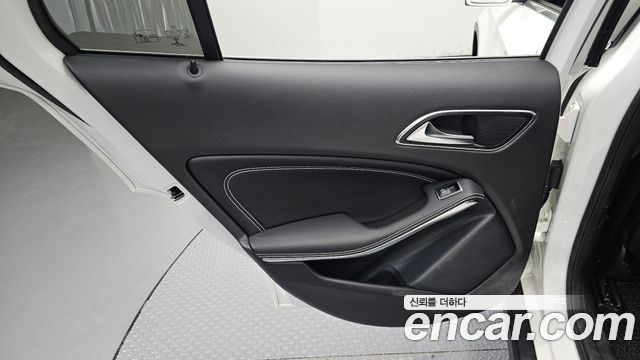 Mercedes-Benz GLA-Class (X156) GLA220 Premium 2019 — фото 25