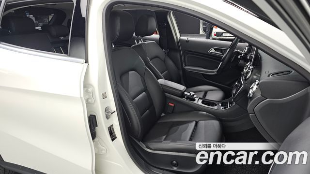 Mercedes-Benz GLA-Class (X156) GLA220 Premium 2019 — фото 26