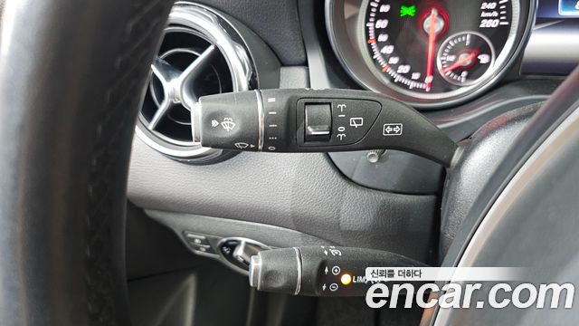 Mercedes-Benz GLA-Class (X156) GLA220 Premium 2019 — фото 27