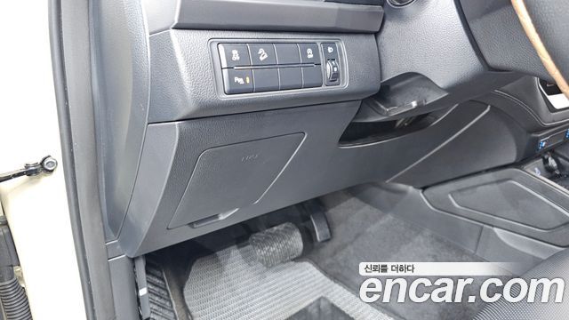 KG Mobility (SsangYong) Rexton Sports Khan Diesel 2.2 4WD Culman Noblesse 2024 — фото 24
