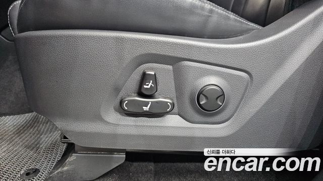 KG Mobility (SsangYong) Rexton Sports Khan Diesel 2.2 4WD Culman Noblesse 2024 — фото 37