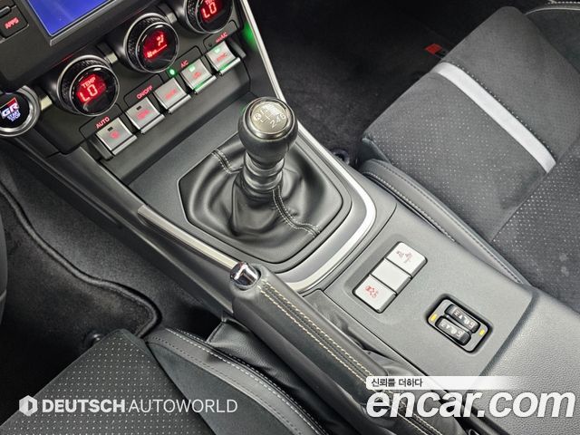 Toyota GR86 2.4 Premium 2024 — фото 9