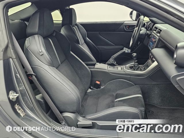 Toyota GR86 2.4 Premium 2024 — фото 10